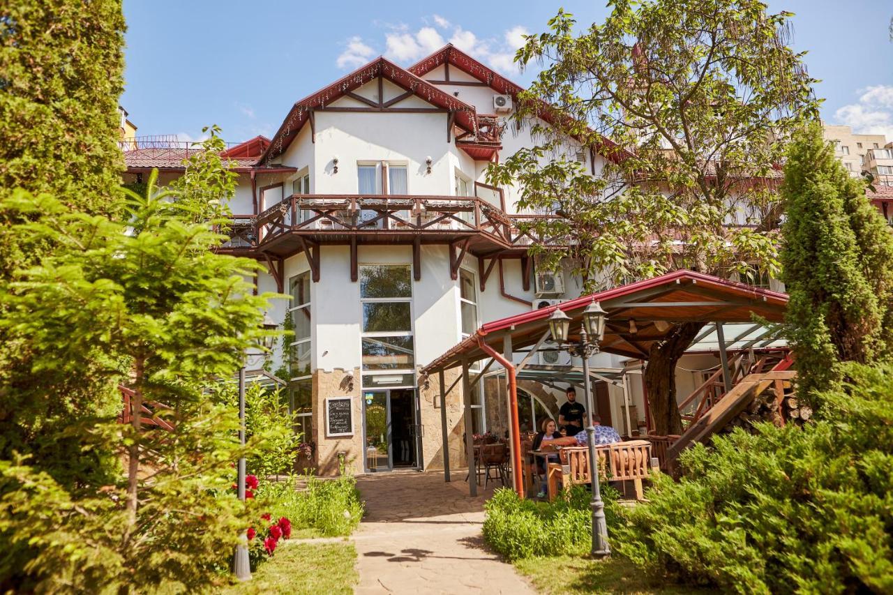 Zdybanka Otel Sumi Dış mekan fotoğraf