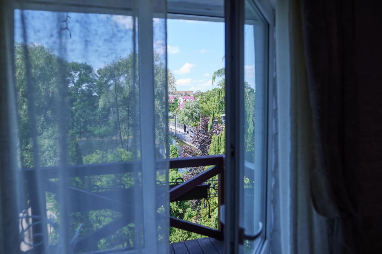 Zdybanka Otel Sumi Dış mekan fotoğraf