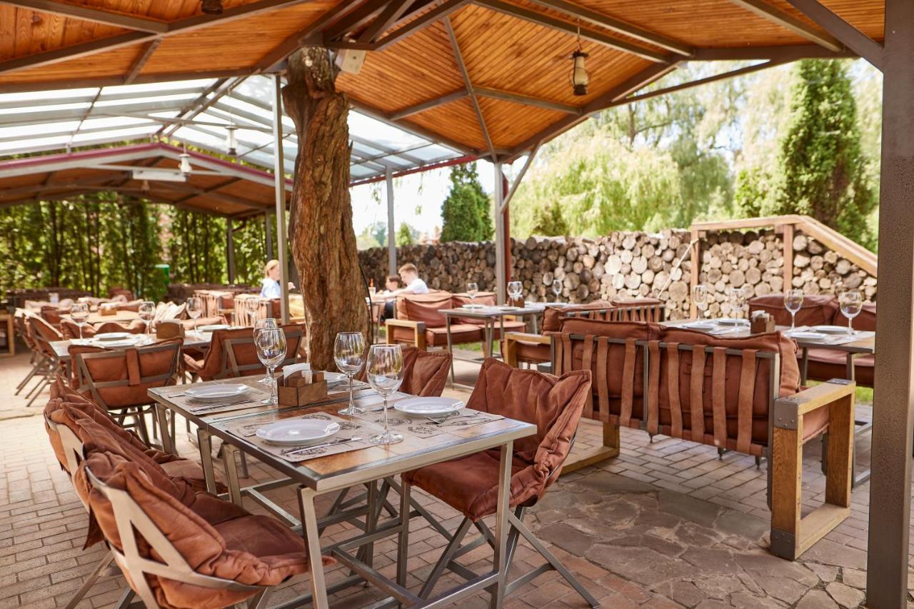 Zdybanka Otel Sumi Dış mekan fotoğraf