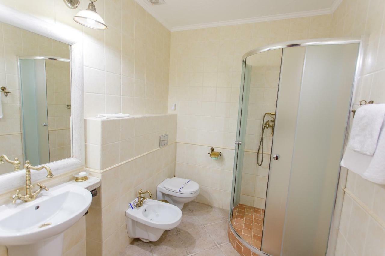 Zdybanka Otel Sumi Dış mekan fotoğraf
