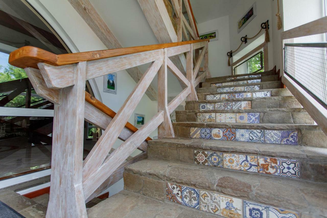 Zdybanka Otel Sumi Dış mekan fotoğraf