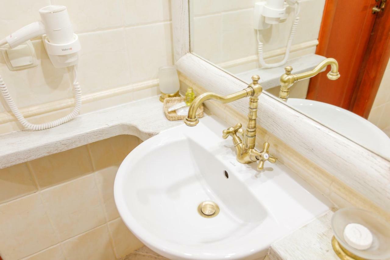Zdybanka Otel Sumi Dış mekan fotoğraf
