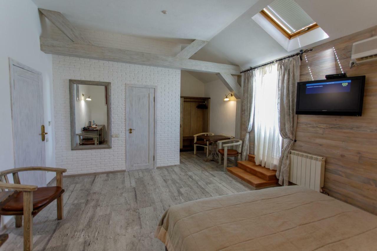 Zdybanka Otel Sumi Dış mekan fotoğraf